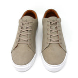 Gris Pardo Distressed Low-Top Sneakers